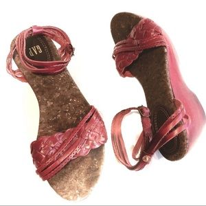 ❤️3/$20 Gap• Leather Ankle Strap Wood Wedge•Sz 7